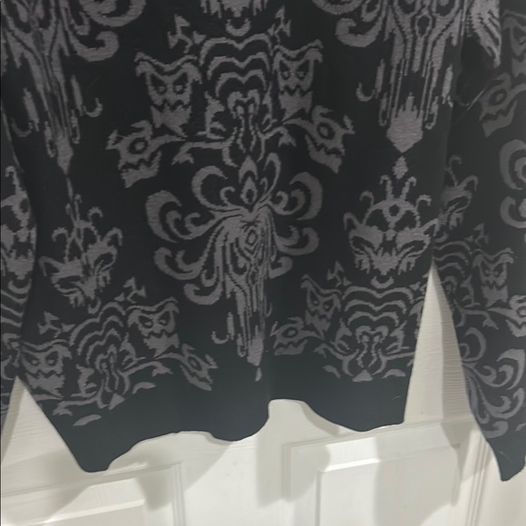 Disney’s Haunted Mansion Women's Black/Gray Sweater. V-neck, NWT Medium - Picture 2 of 5